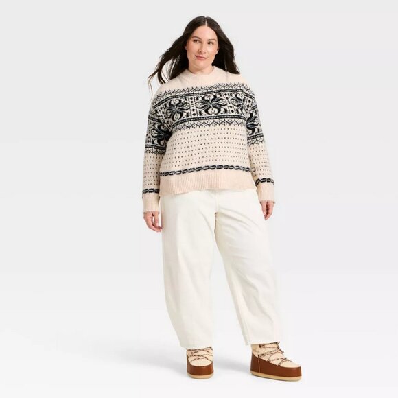 Women's Cozy Alpine Snowflake Crewneck Pullover Sweater - Picture 4 of 4